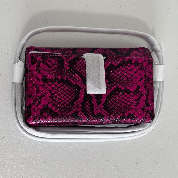 Michael Kors Jet Set Charm Small Phone Crossbody - Picture 6 of 6